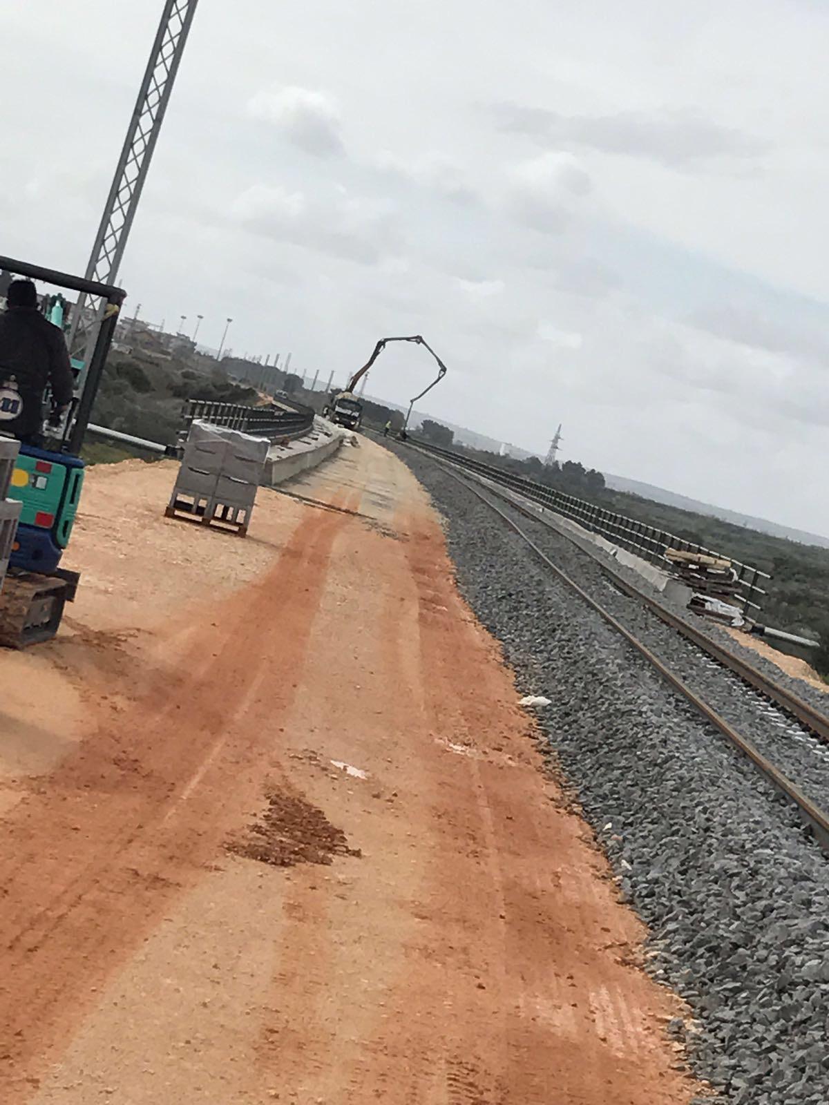 Produzione di cunicoli di cemento per protezione cavi nelle infrastrutture ferroviarie